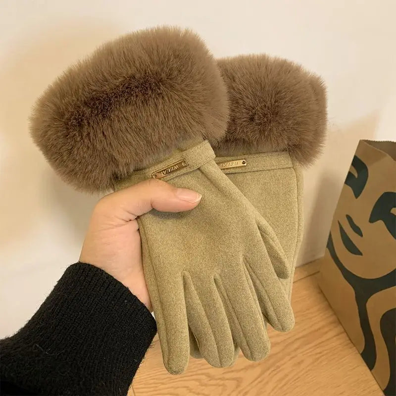 Elegant Winter Gloves with Velvet Touch, Touchscreen Compatible, Perfect for Driving and Cycling