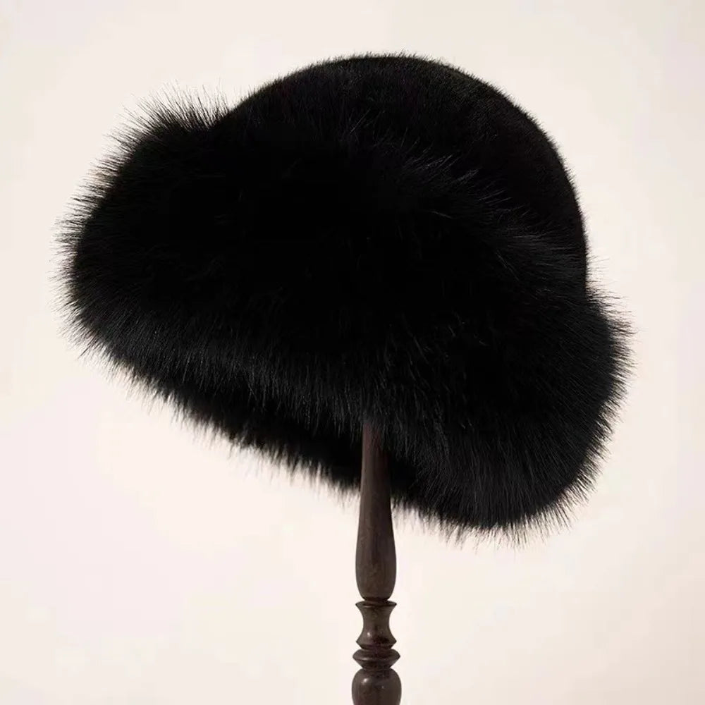 Warm Winter Beanie with Soft Fur Finish, Elegant and Cozy Design, Perfect for Cold and Snowy Days